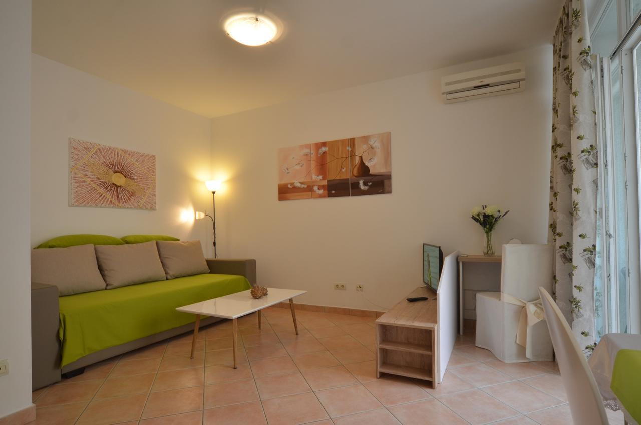 Big Dream Apartment โรวีน ภายนอก รูปภาพ